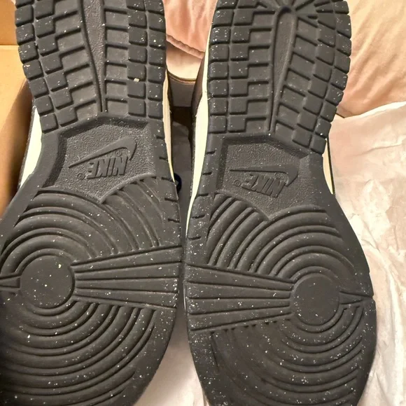 Nike Dunk Low - Picture 4 of 7